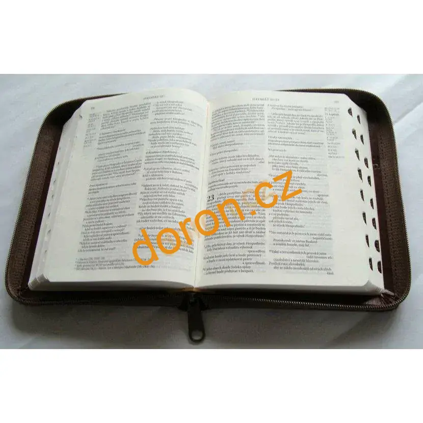 Bible ČEP s DT, malý formát, hnědá, výřezy, zip
